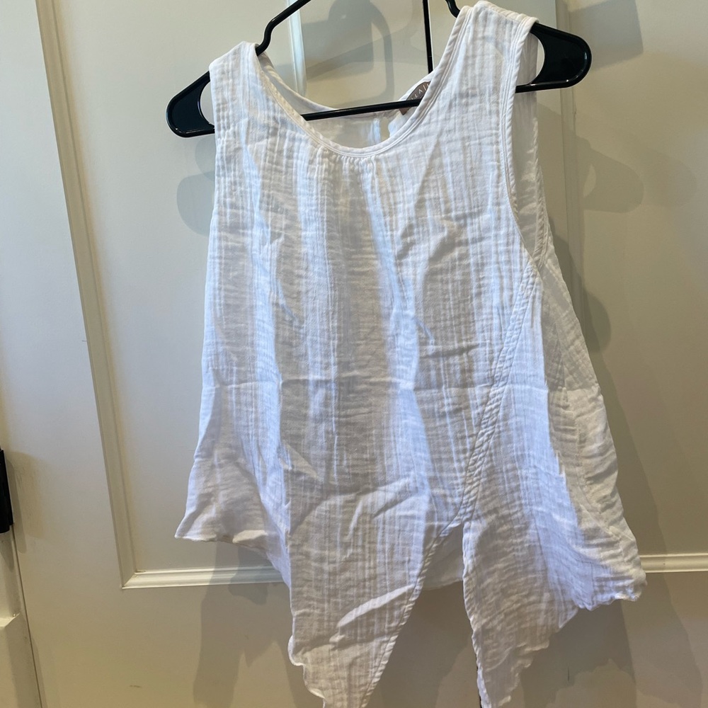 White flowy tank top with fabric to tie at bottom size M